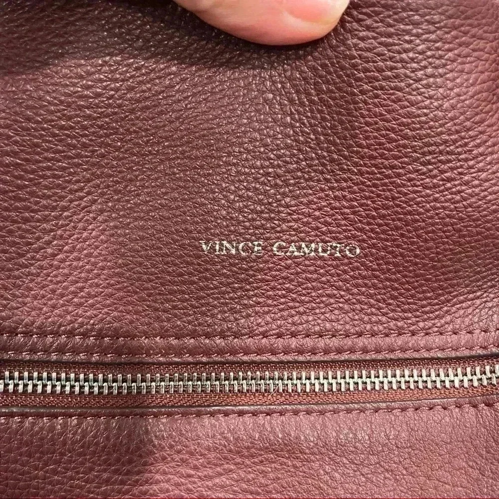 Vince Camuto Lux Hobo bag purse 100% leather, black cherry ❤️👜